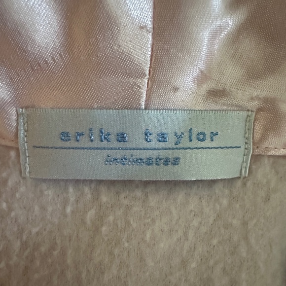 Erika Taylor Long Fleece Robe Pink Size Medium - Picture 2 of 15